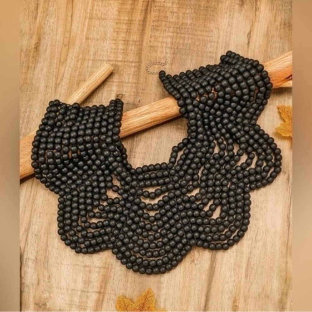✨NEW✨ 💋 Black Beaded Statement Necklace - Picture 3 of 4